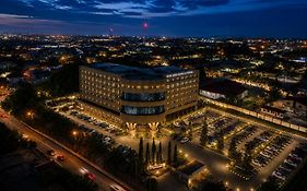 Royalbirds Hotel & Towers